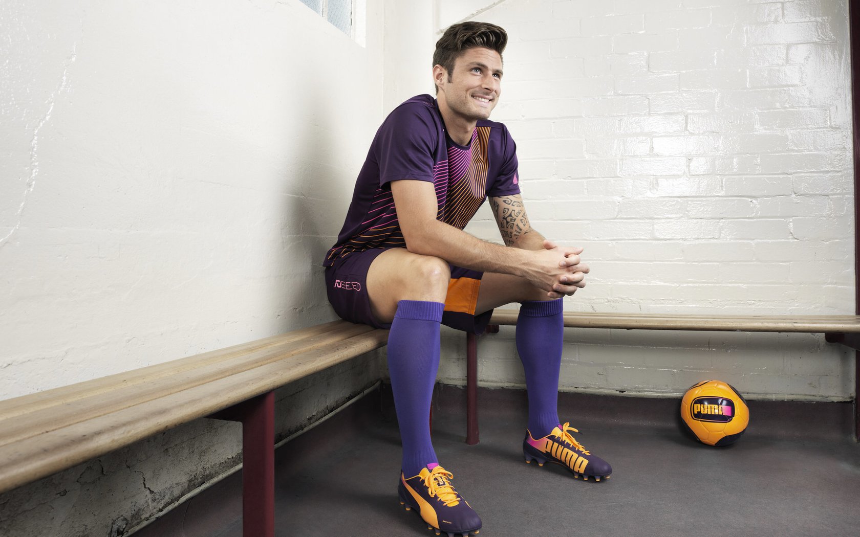 中国男篮与法国热身赛惜败但收获信心 新星锋线连续完成暴扣，中国男篮vs法国男篮